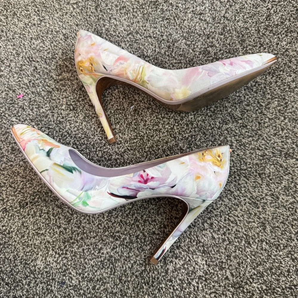Ted Baker Vyixyn Pumps Women 39.5 US 9 EUC Floral Evening Heels Shoes Pink
